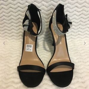 Christian Siriano Collins sandal size 8